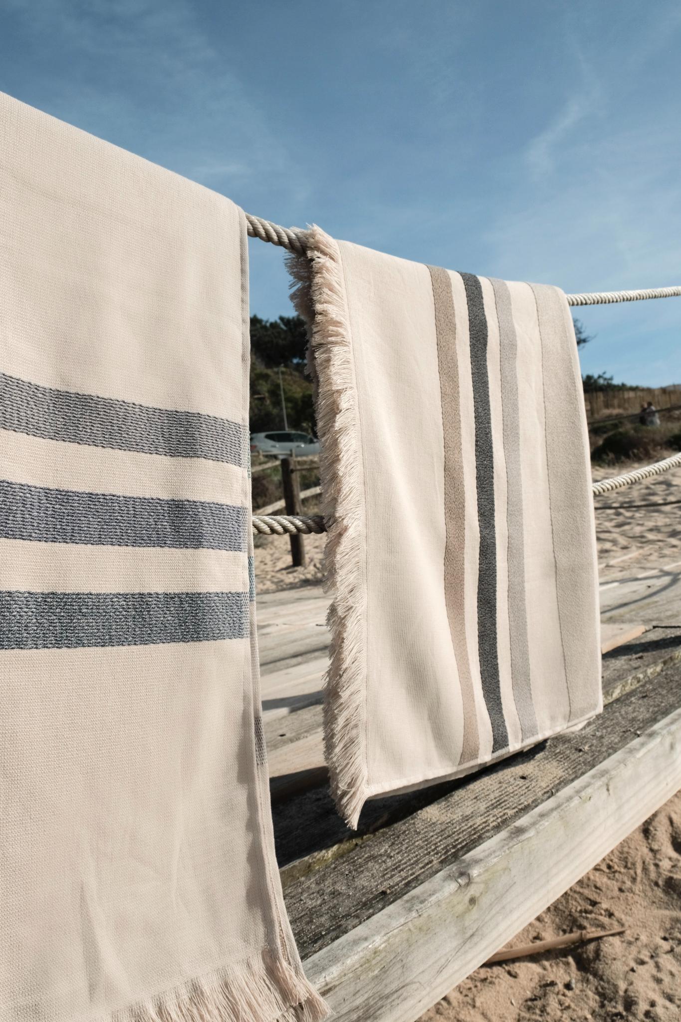 Mia Zia - TipyLinge de Plage Haut de Gamme - Fouta Handdoek - Het thema "Tipy" Ficelle achtergrond