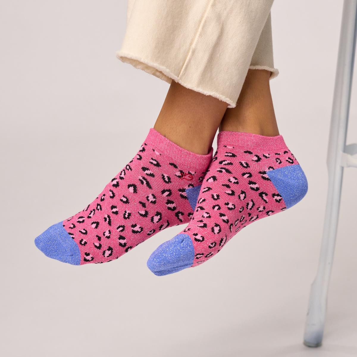 Enkelsokken met dierenprint van gekamd katoen - Luipaard, roze en blauw