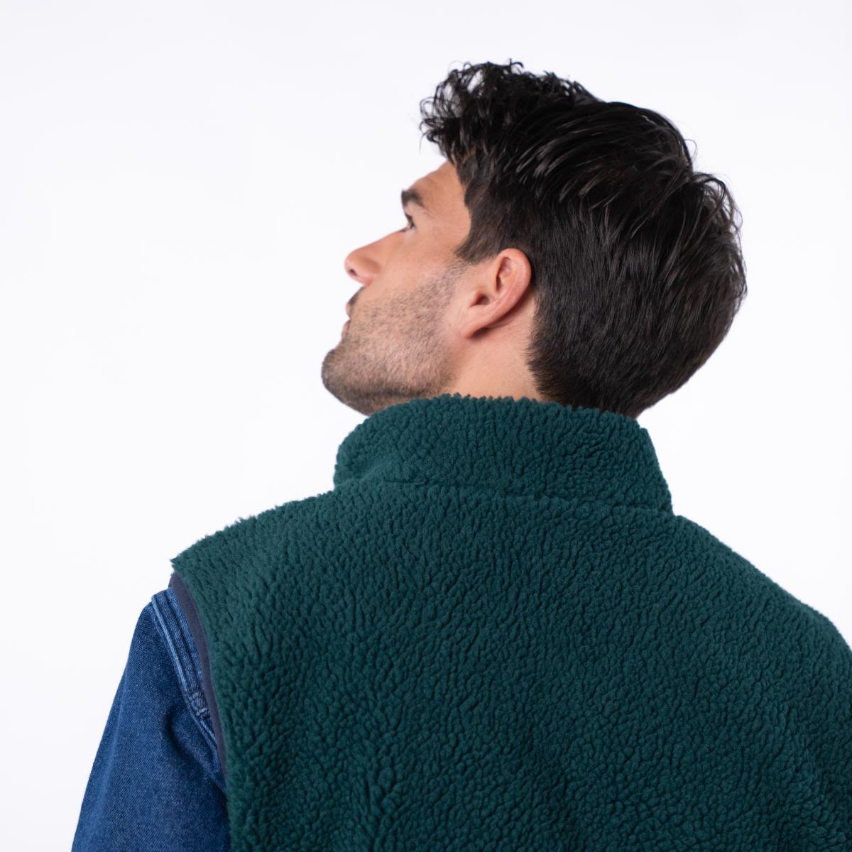 Mouwloze jas in twee materialen - Zwart en groen
