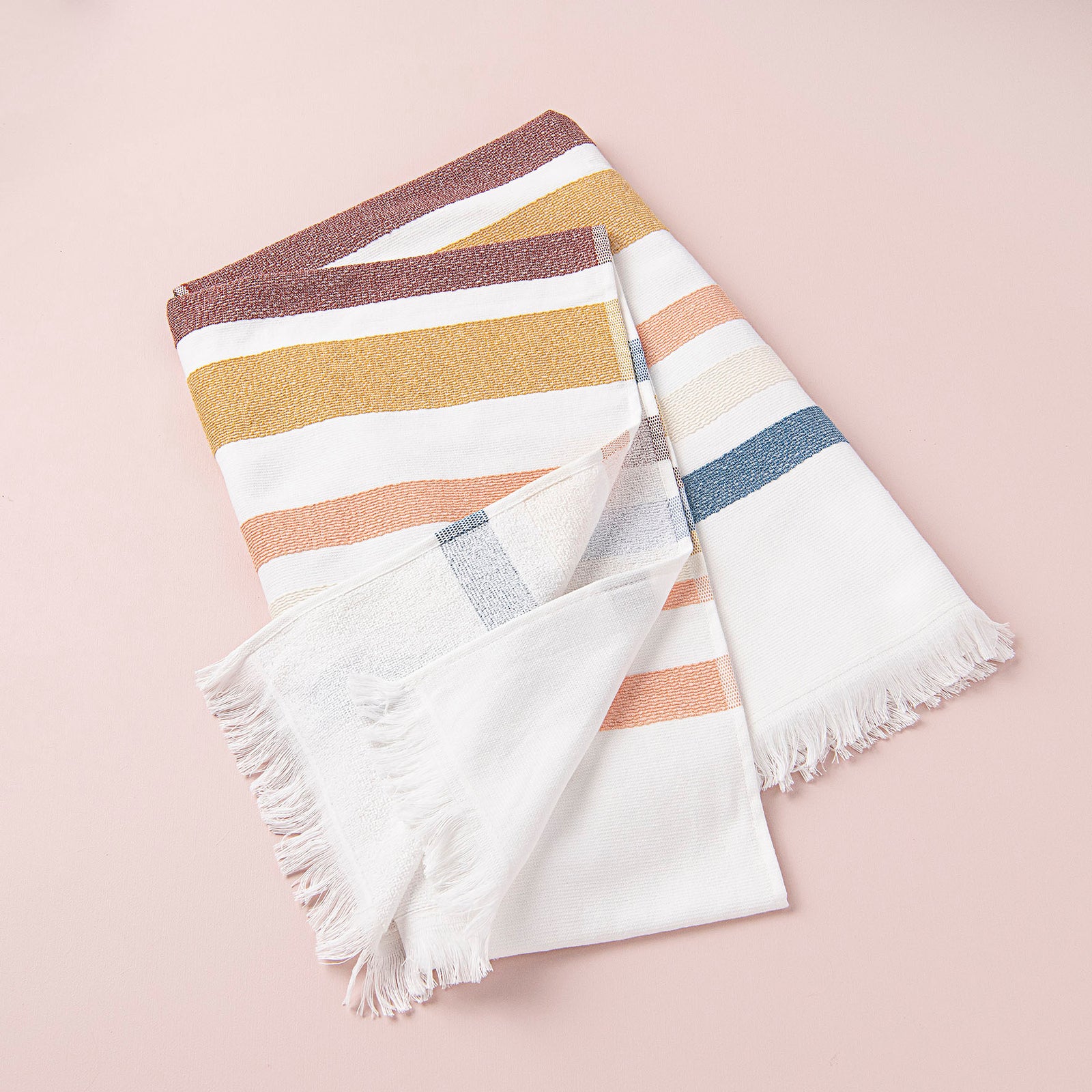 Mia Zia - Linge de Plage Haut de Gamme - Fouta Handdoek - Het "Tichka" thema op een witte achtergrond