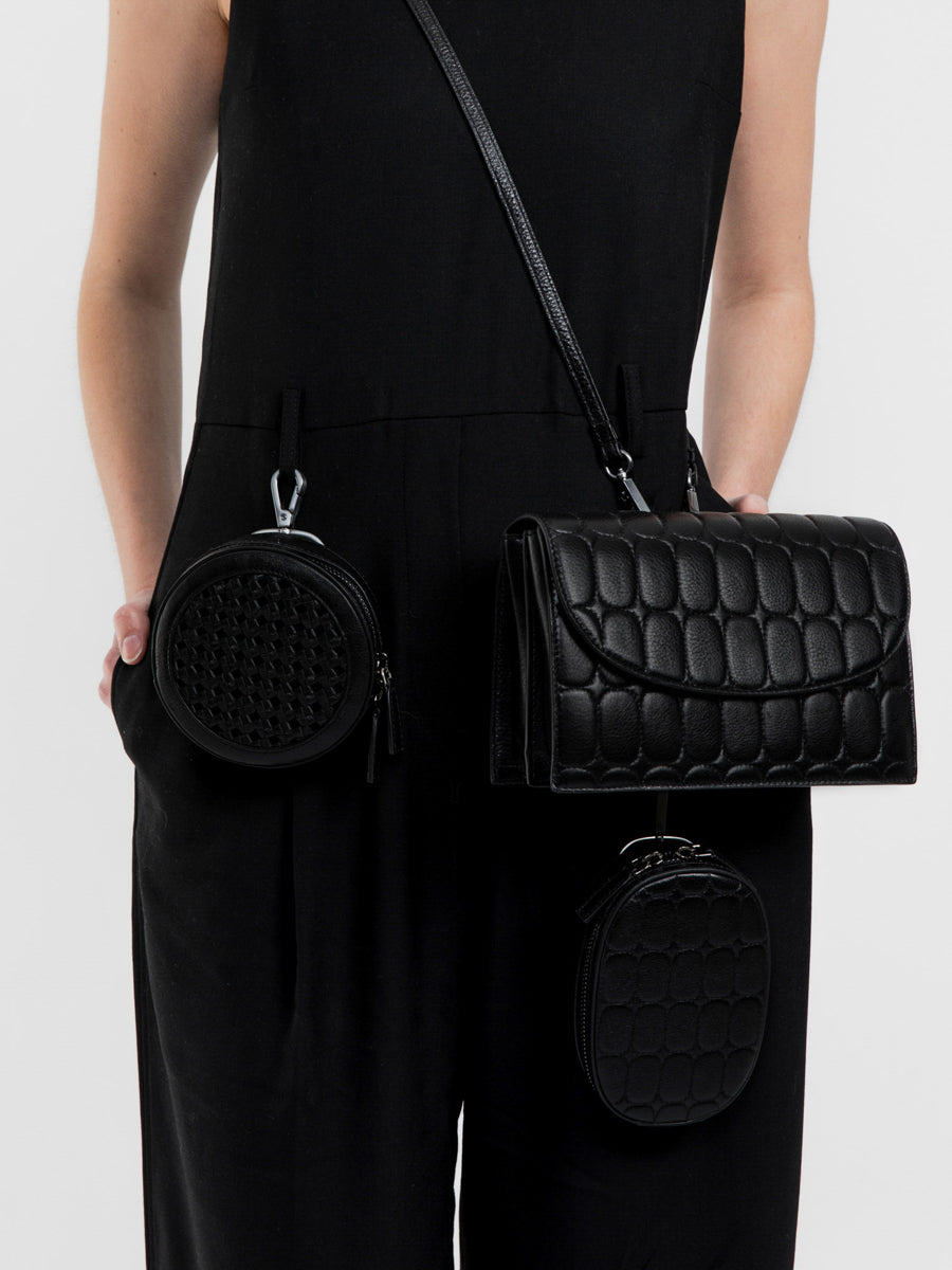 BLACK/ BLACK