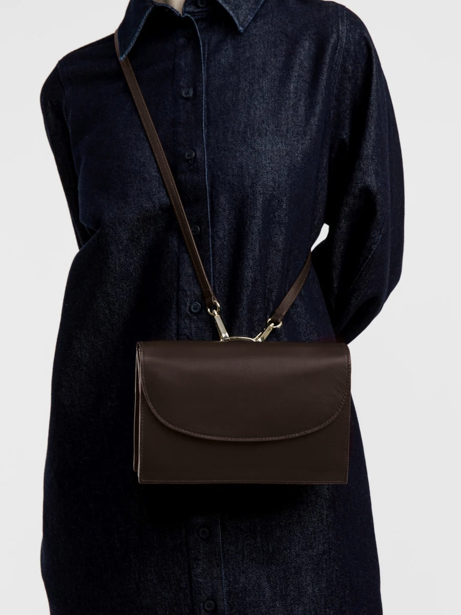 WALNUT BROWN