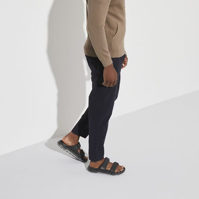 Atacama Futura Black