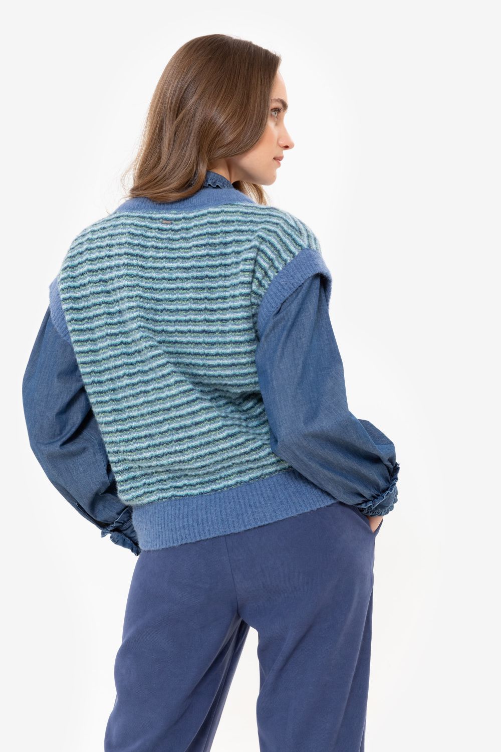 Blauwe velours damesbroek met wijde broekspijpen