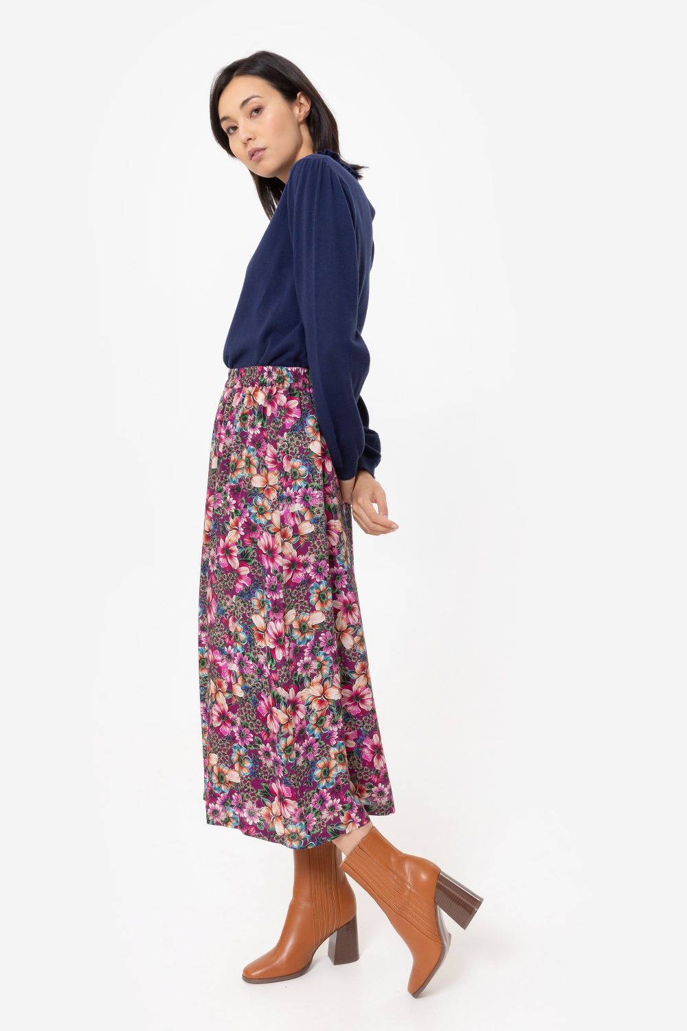 Lange evasé rok met fuchsia bloemenprint