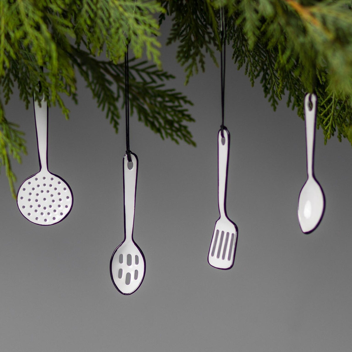Outline emaille keukengerei-ornament, spatel
