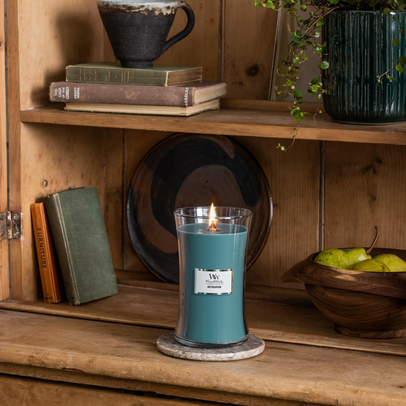 WW Antiquarium Large Candle