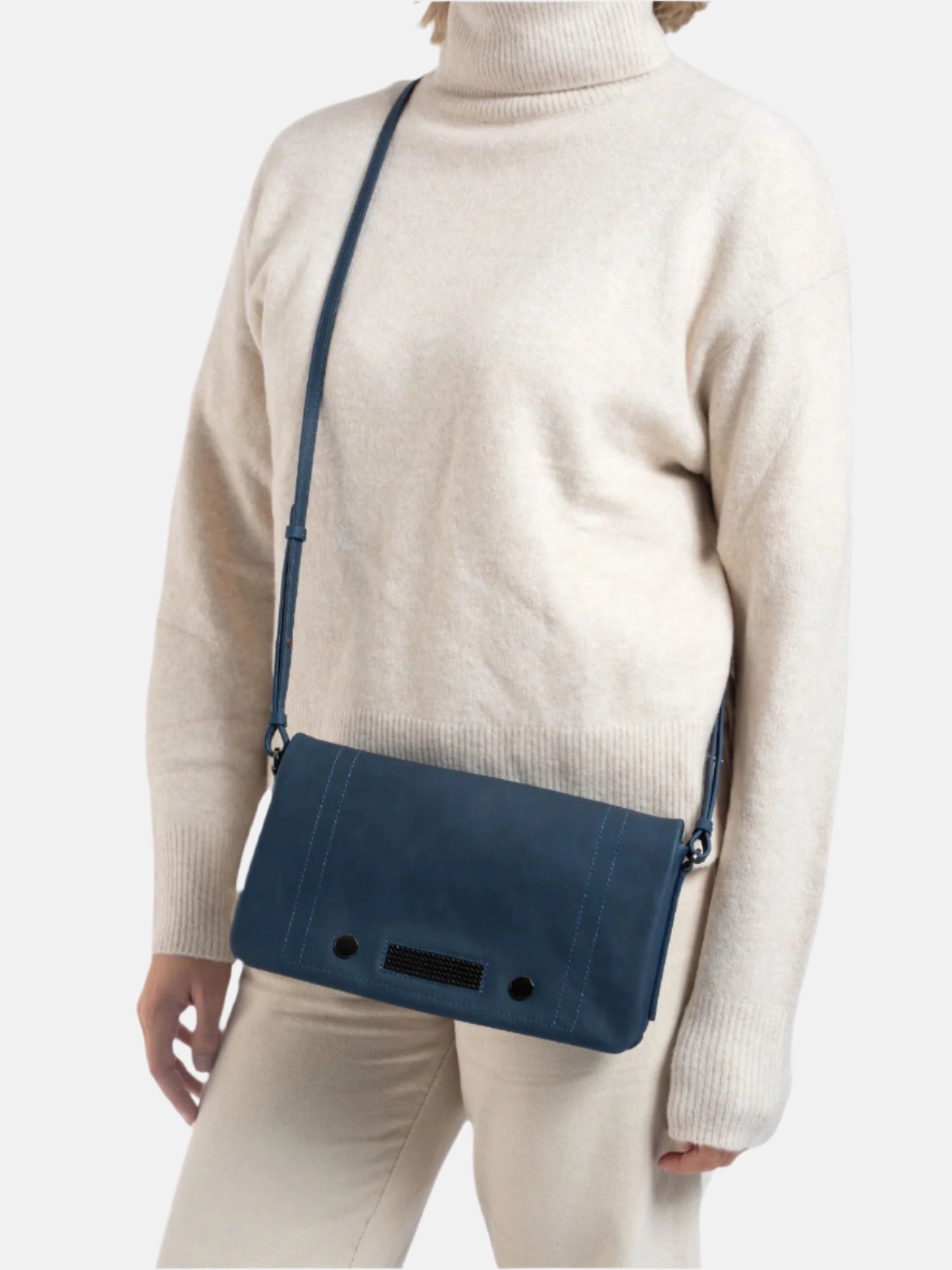#color_NAVY