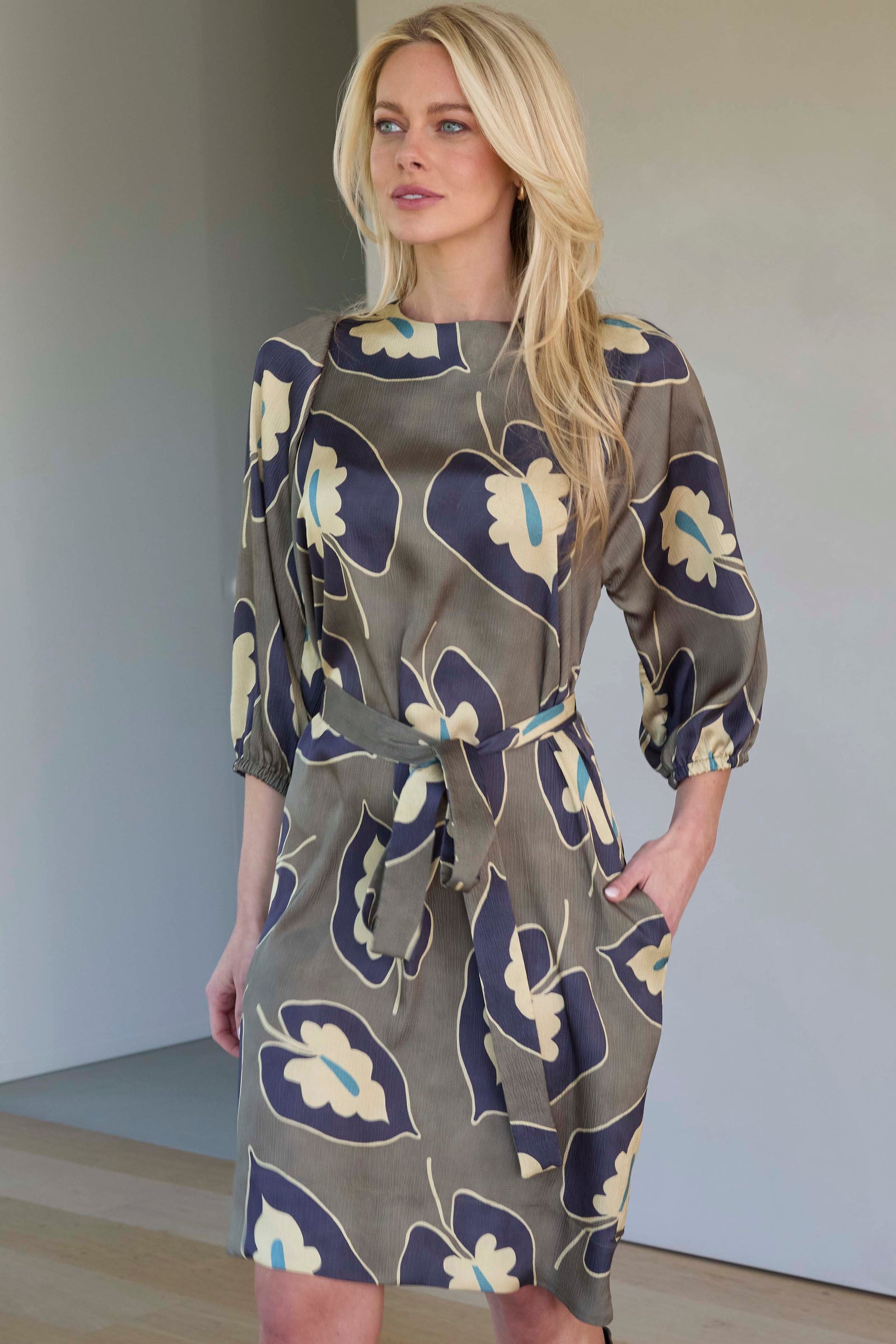 Jurk - Dana Olive Gold Leaves