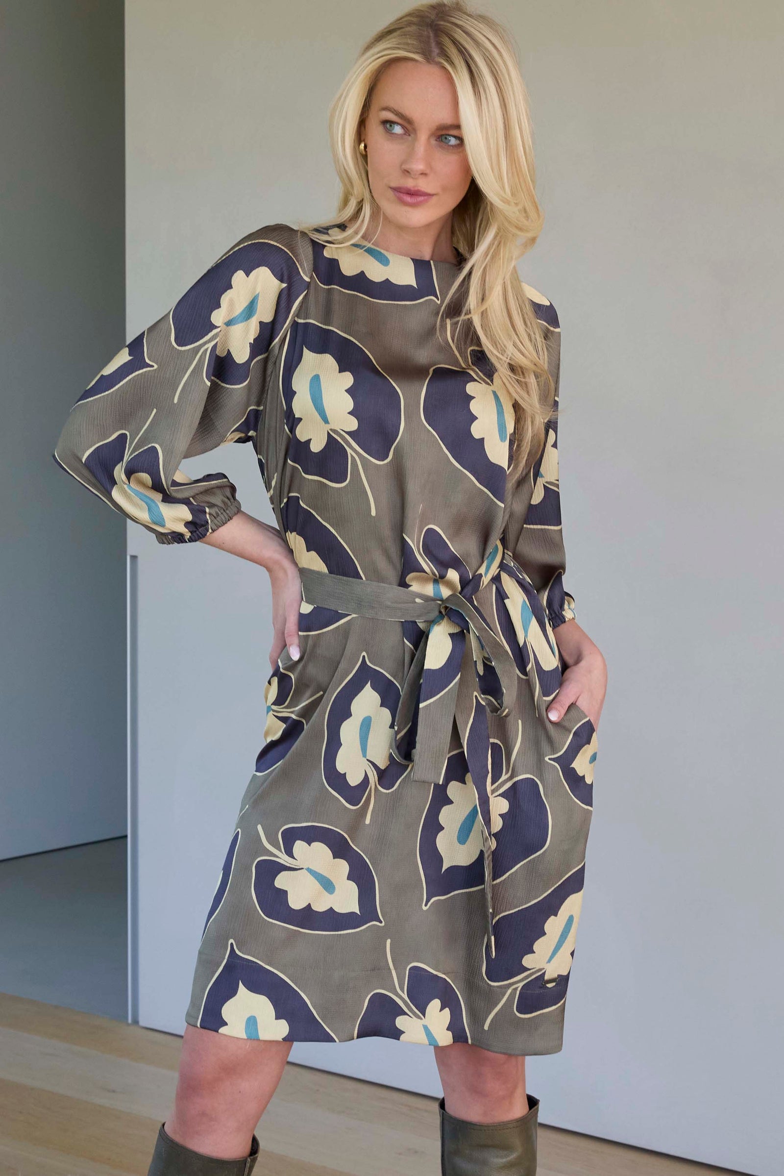 Jurk - Dana Olive Gold Leaves