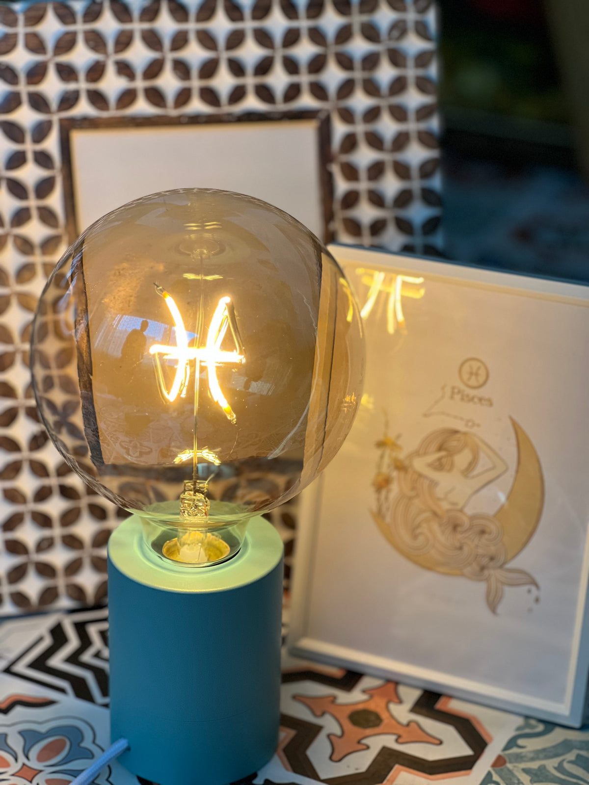 Mitb - Zodiac - Pisces - Ambre