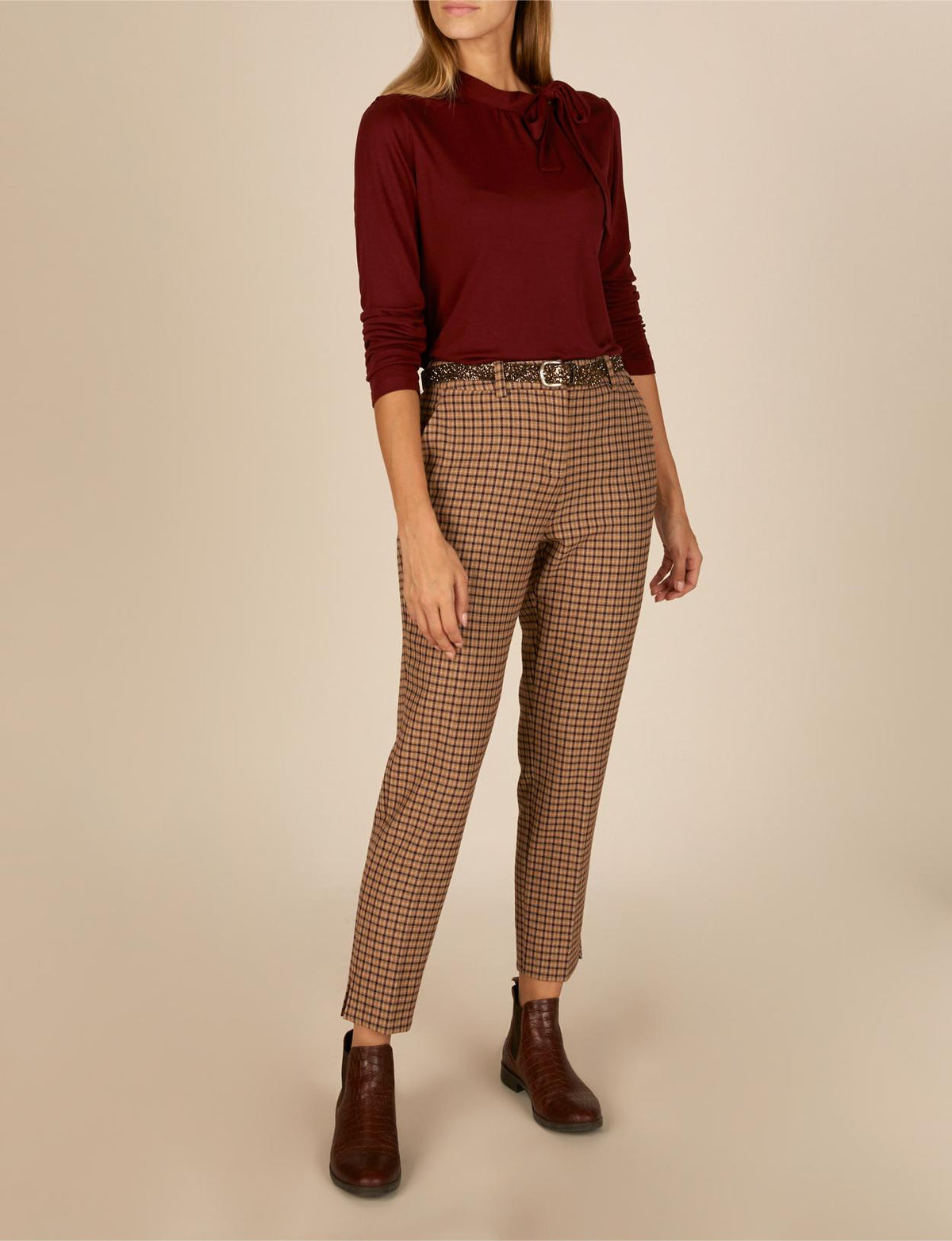 Classic Chino Pants In Brown - Marron