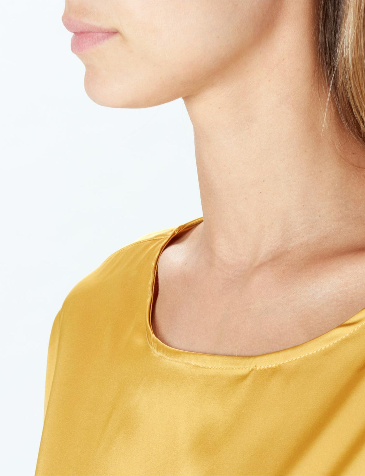 Boat Neck Popover Shirt In Yellow - Jaune