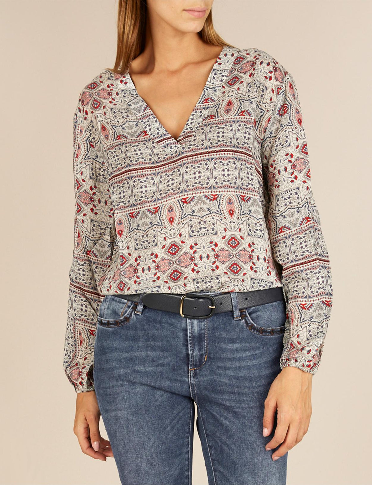 Loose V-Neck Shirt In Red - Rood