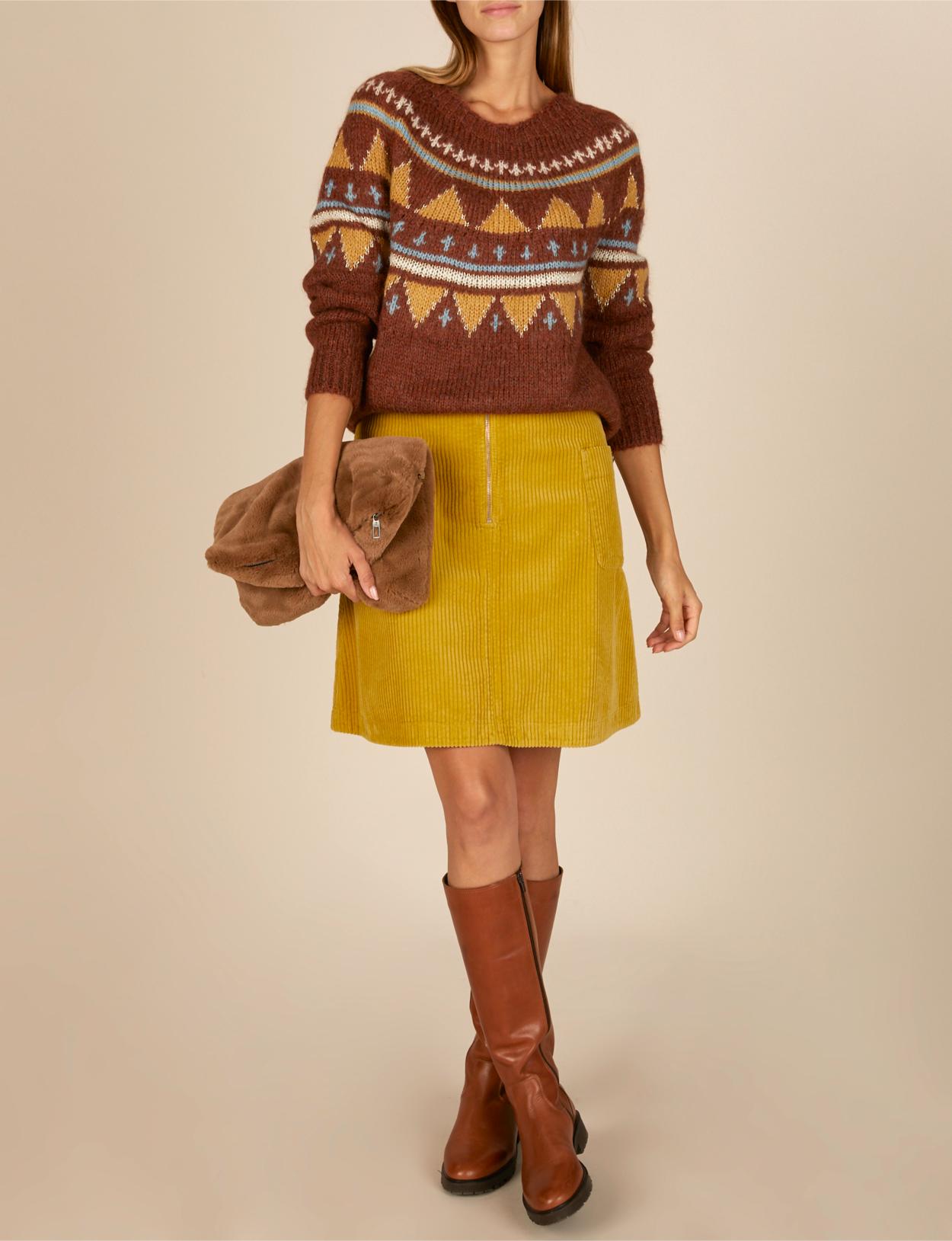 Round Neck Jacquard Pullover In Brown - Marron