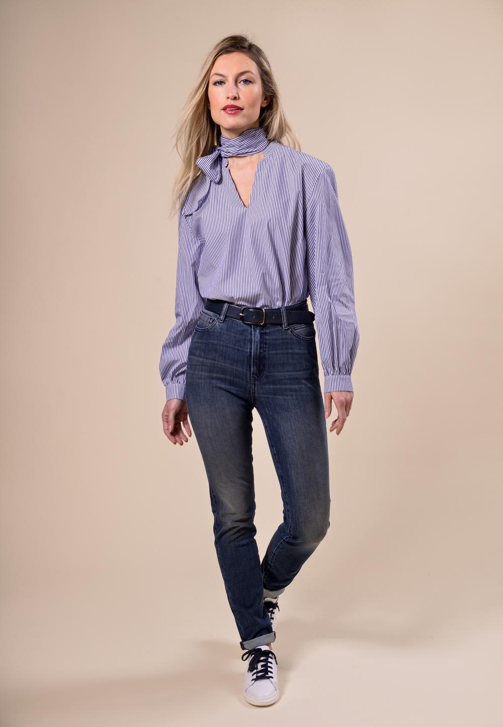 High waist fitted jeans in Denim
