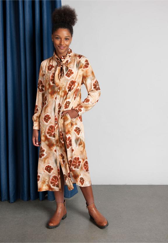 Shirt Dress With Collar Ribbon In Multi - Meervoudig