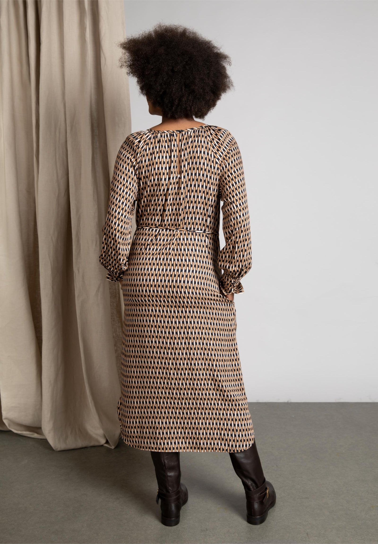 Loose Viscose Dress In Brown - Marron
