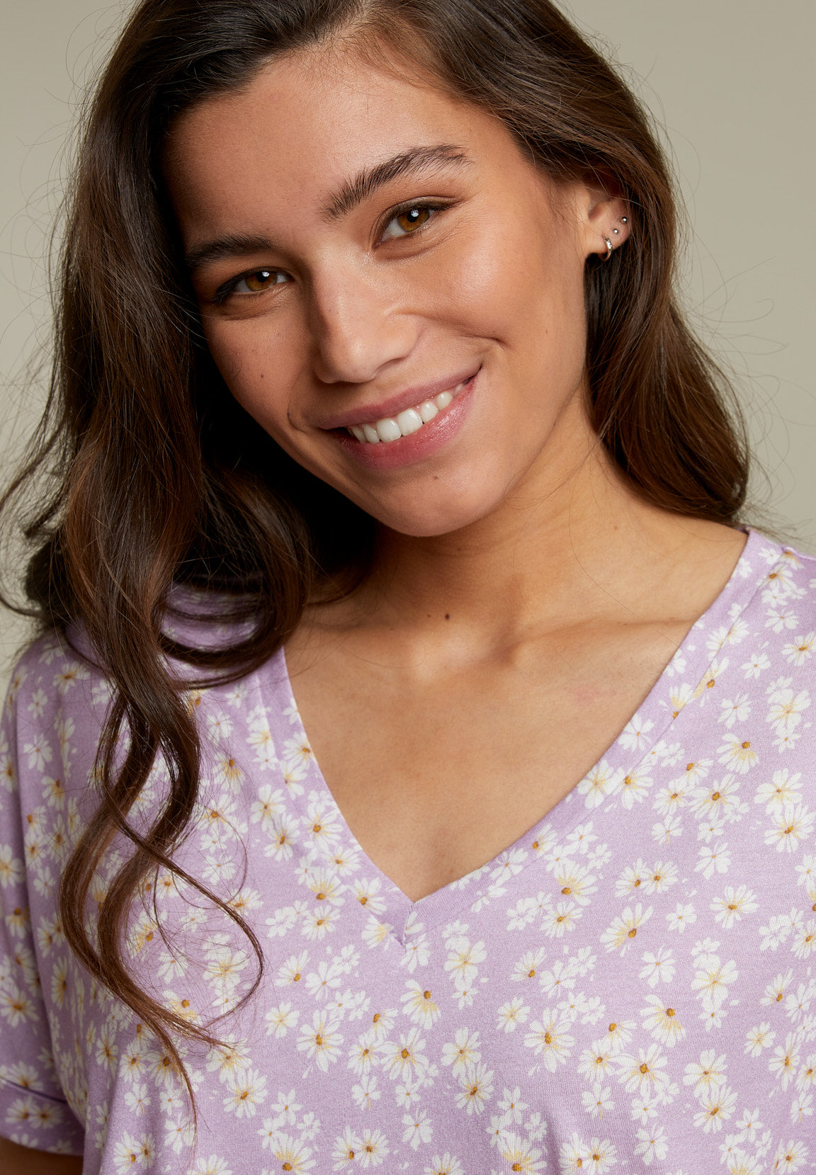 Lila V-Neck Floral Pattern T-Shirt - Purple - W