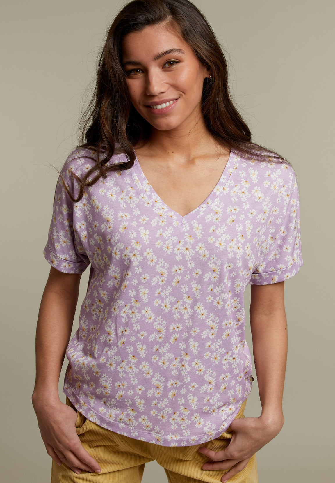 Lila V-Neck Floral Pattern T-Shirt - Purple - W