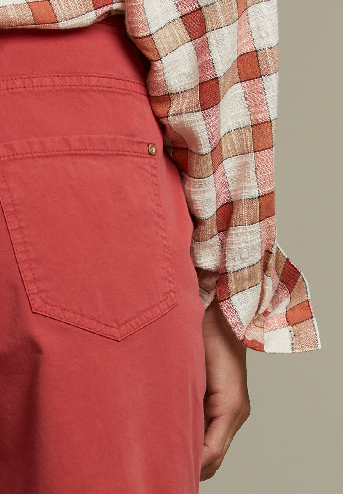 Red Cropped Bootcut Pants - Pink