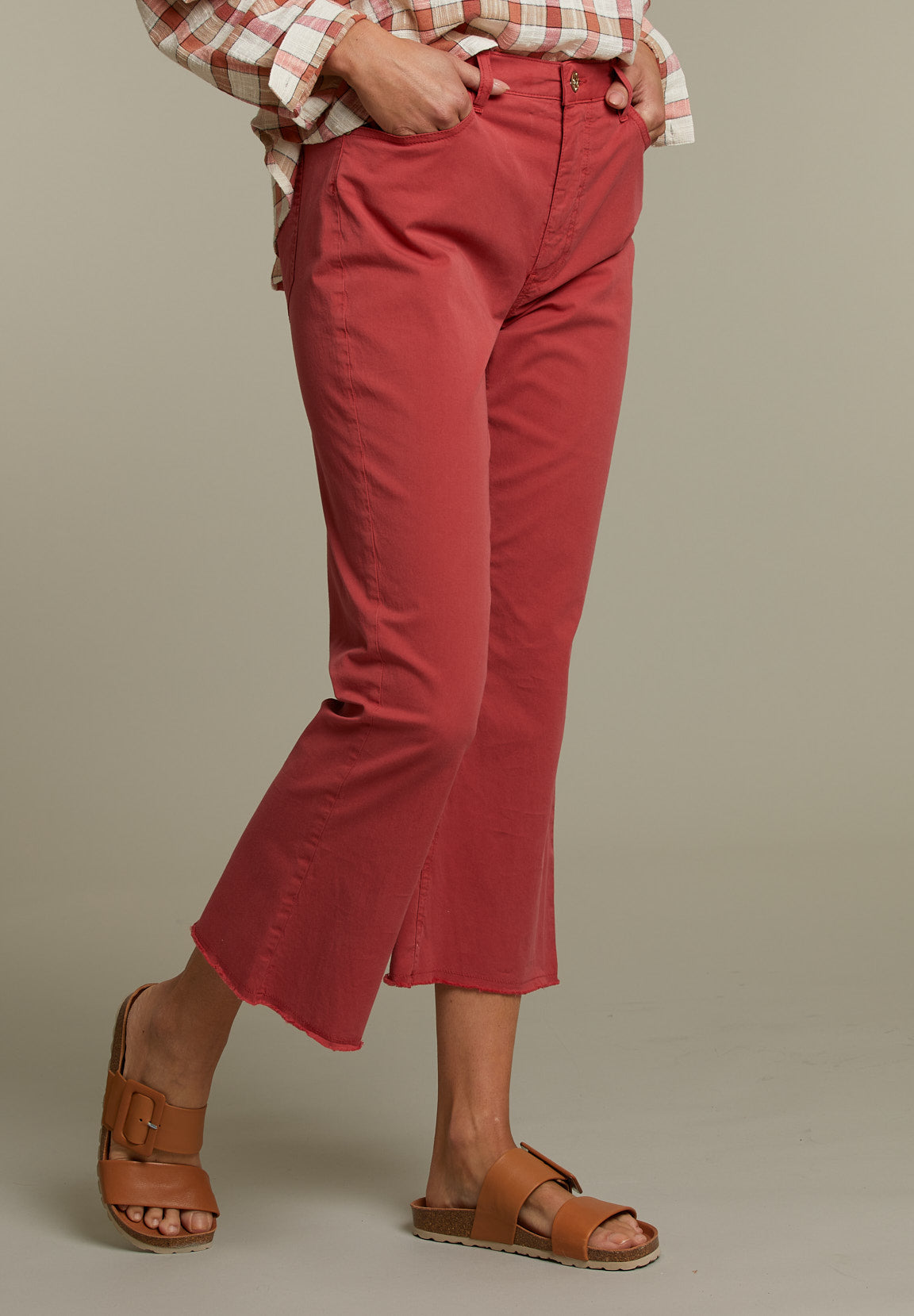 Red Cropped Bootcut Pants - Pink