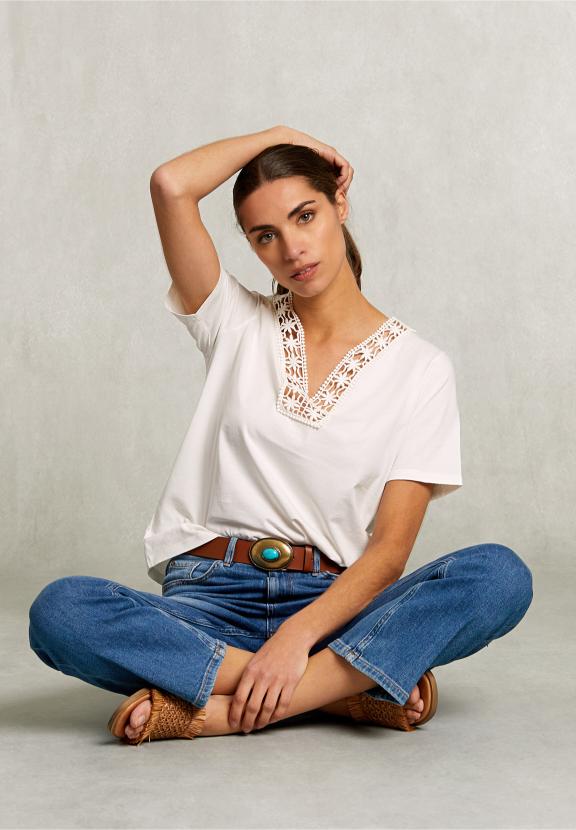 White V-Neck T-Shirt Short Sleeves - Wit