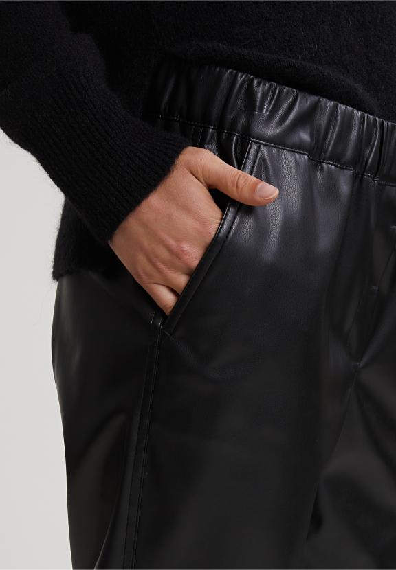 Black Vegan Leather Pants - Zwart