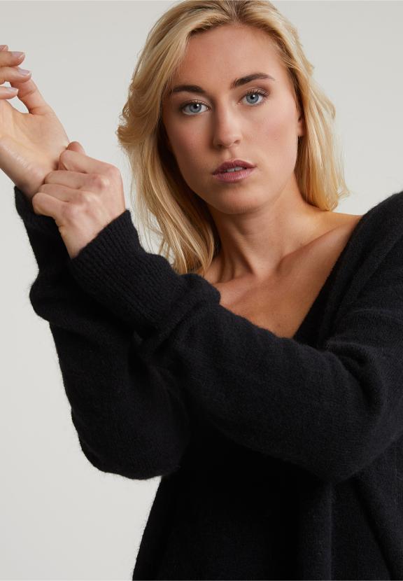 Black V-Neck Sweater Long Sleeves - Zwart