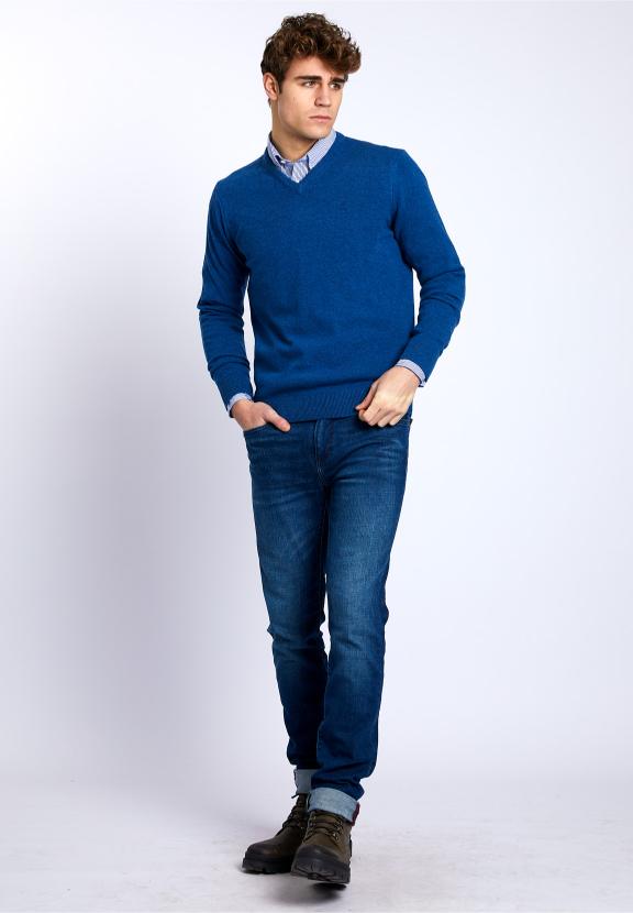 Basic V-Neck Pullover In Blue - Blauw