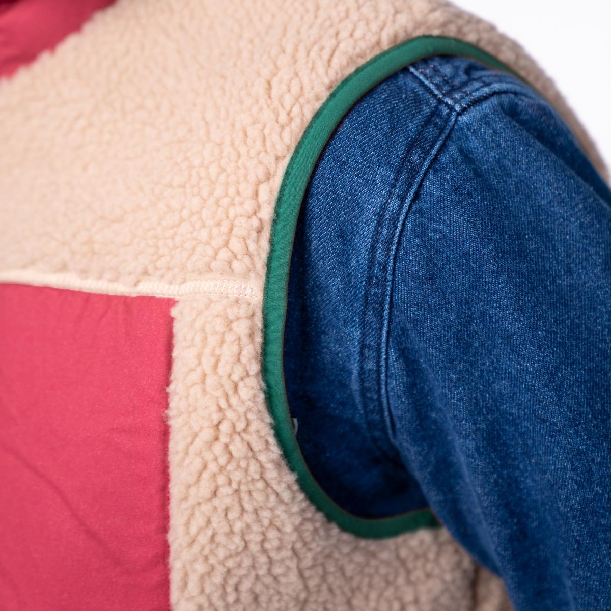 Mouwloze unisex sherpa jas met rits - Naturel en bordeaux - Bruin
