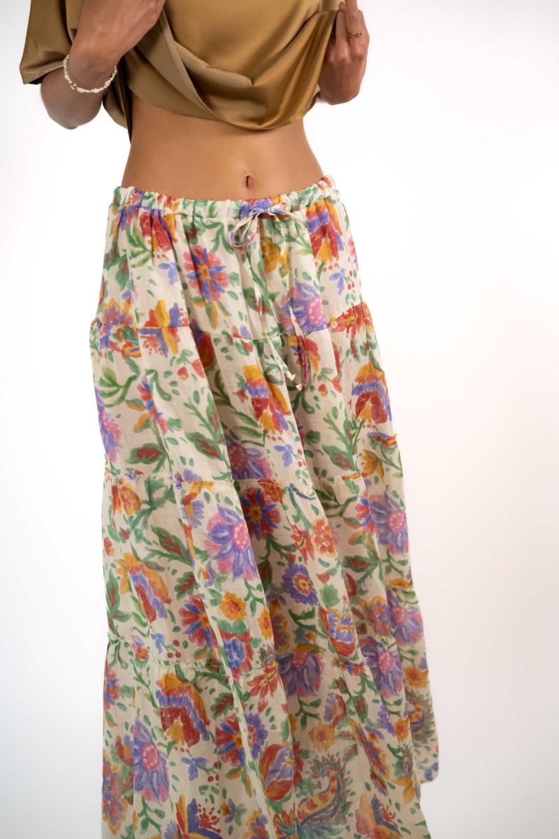 Rok - Sienna - Red Flowers