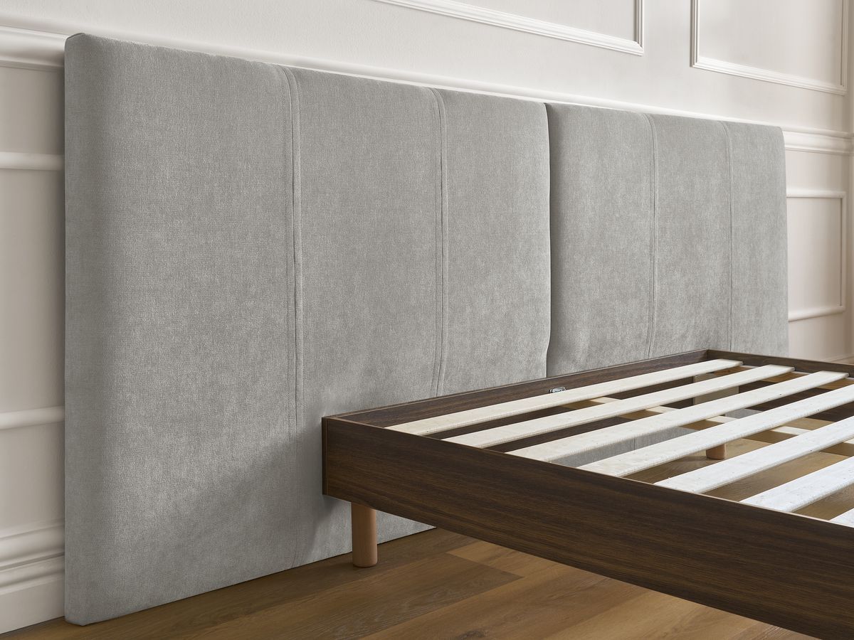 Donkerhouten ALTIRA bed met massieve latten