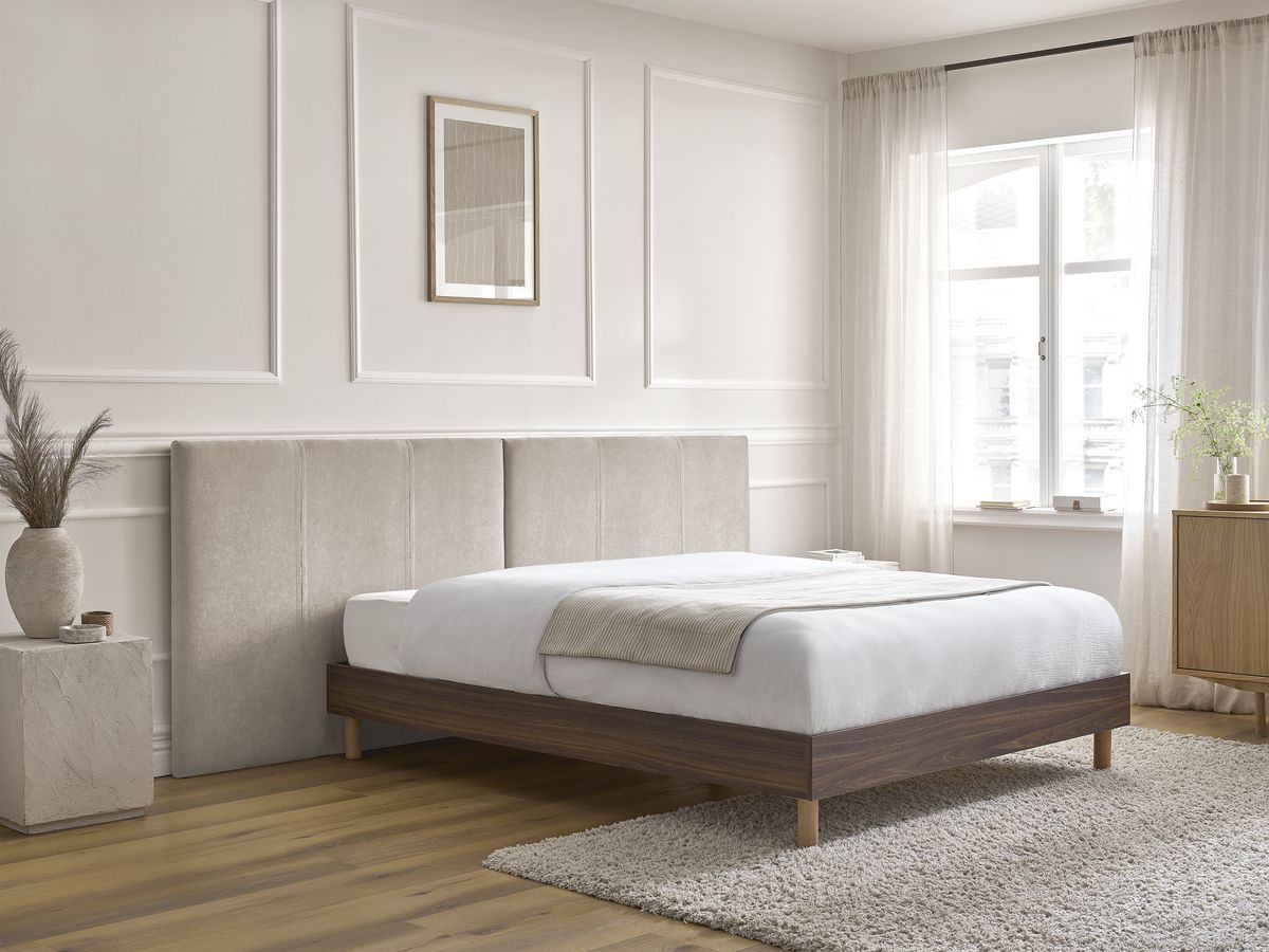 Donkerhouten ALTIRA bed met massieve latten