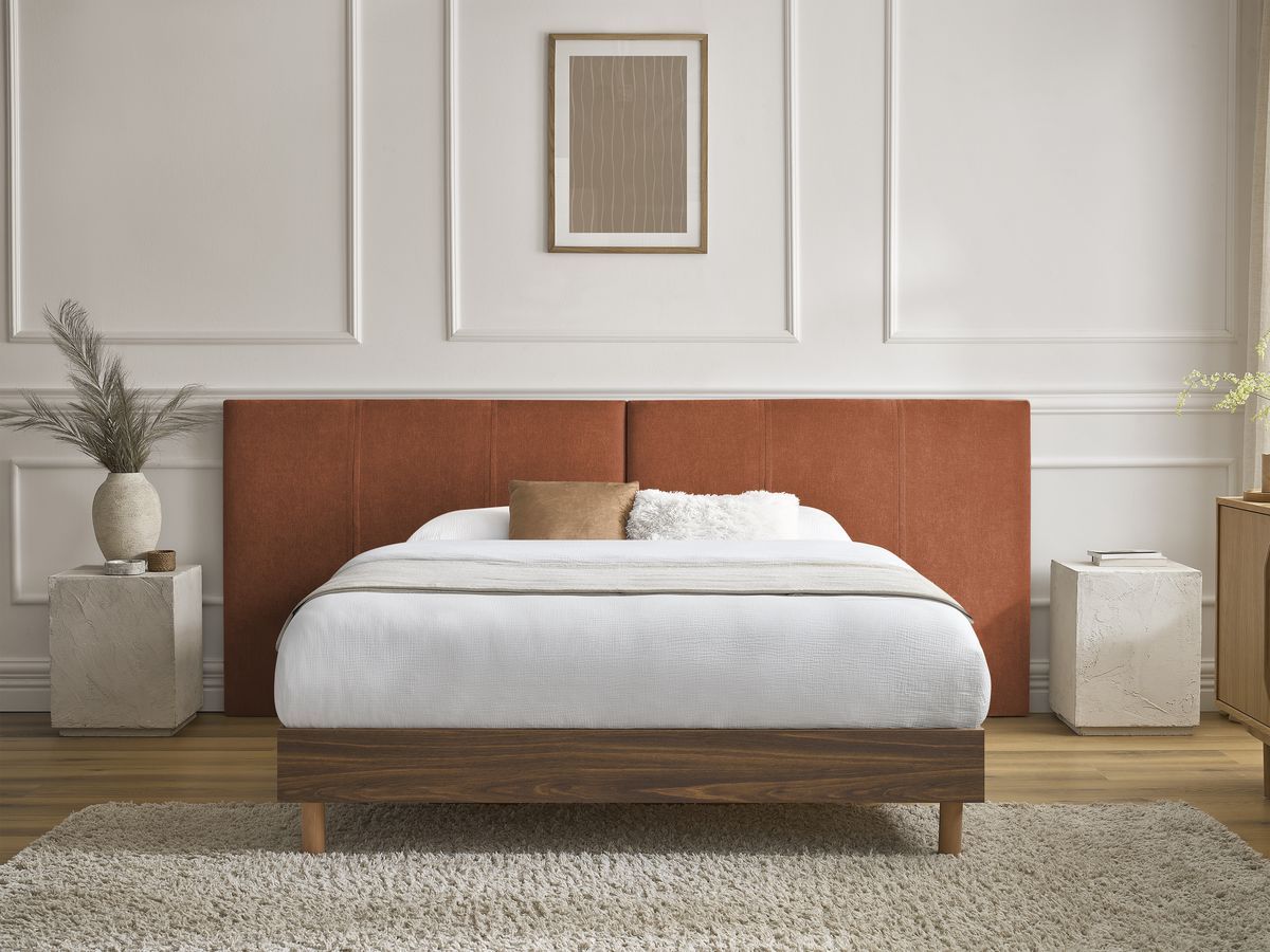 Donkerhouten ALTIRA bed met massieve latten