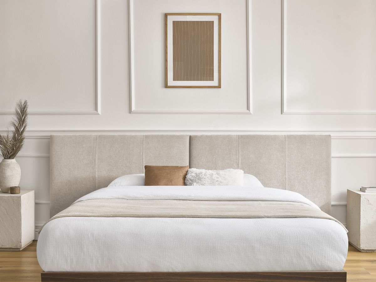 Donkerhouten ALTIRA bed met massieve latten