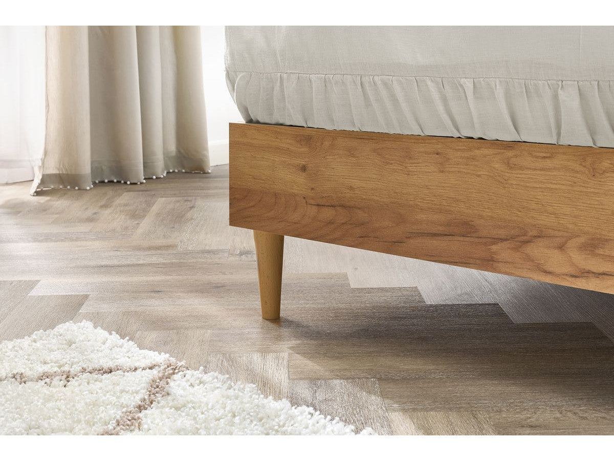 CARA bed met massieve latten en poten van natuurlijk hout