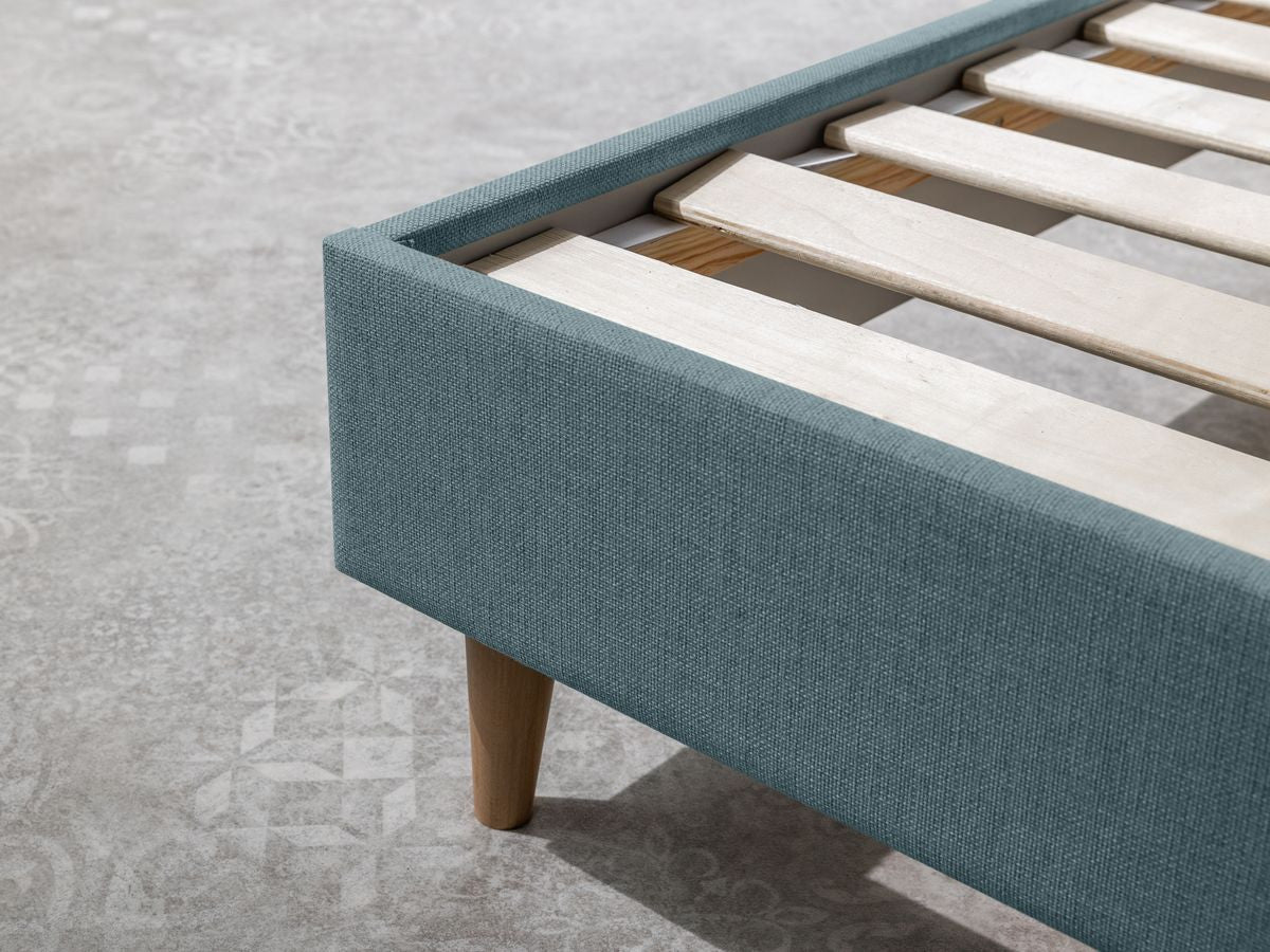 PANTHEON bed met massieve latten