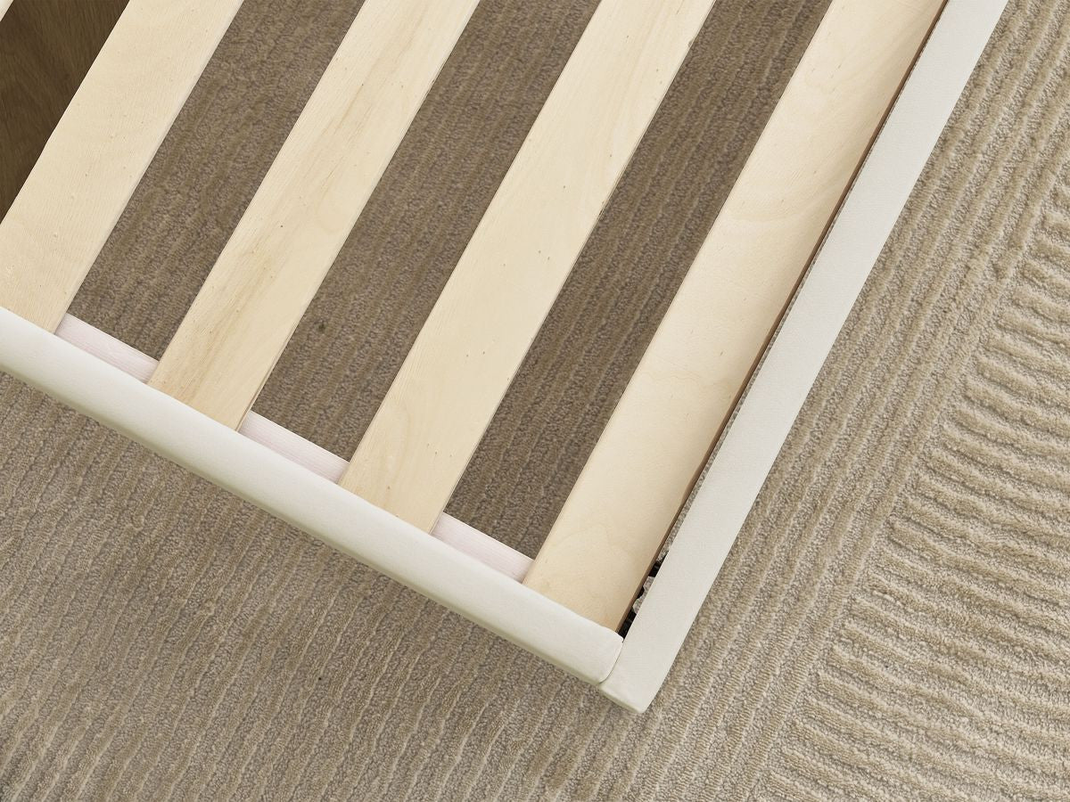 Lit PRUNE avec lattes massives tissu velours