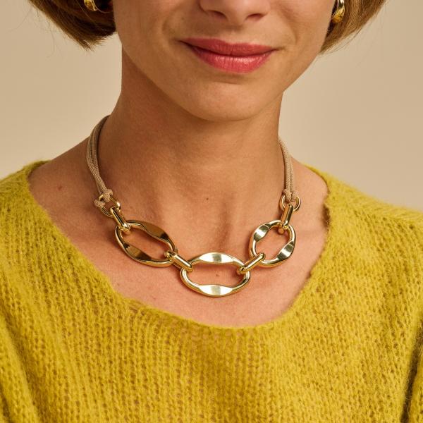 Halsketting - Duru Goudkleurig/Beige